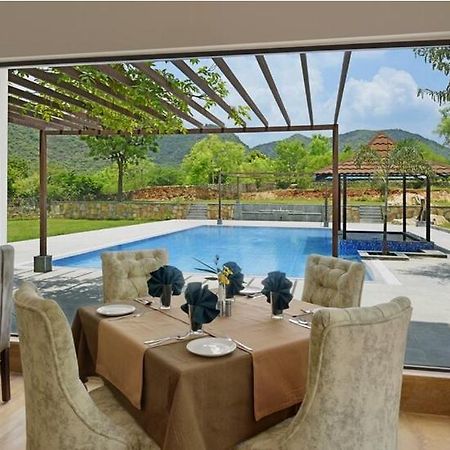 The Hunting Lodge Resort Udaipur - Villas & Pool Dabok Eksteriør billede