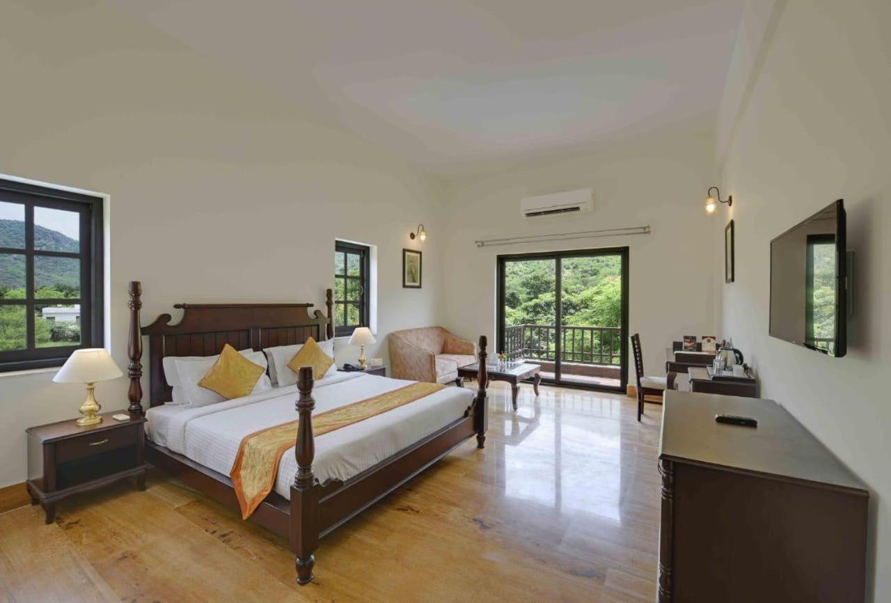 The Hunting Lodge Resort Udaipur - Villas & Pool Dabok Eksteriør billede