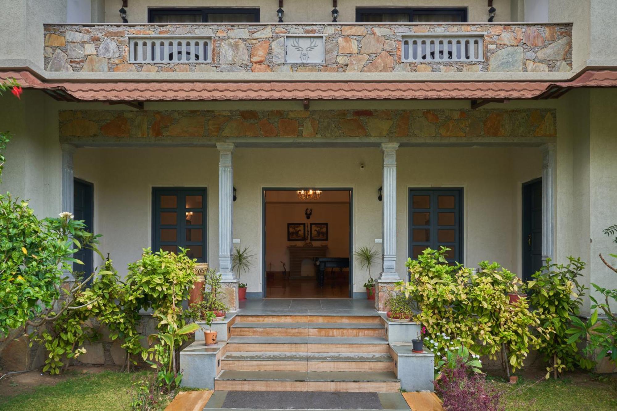 The Hunting Lodge Resort Udaipur - Villas & Pool Dabok Eksteriør billede
