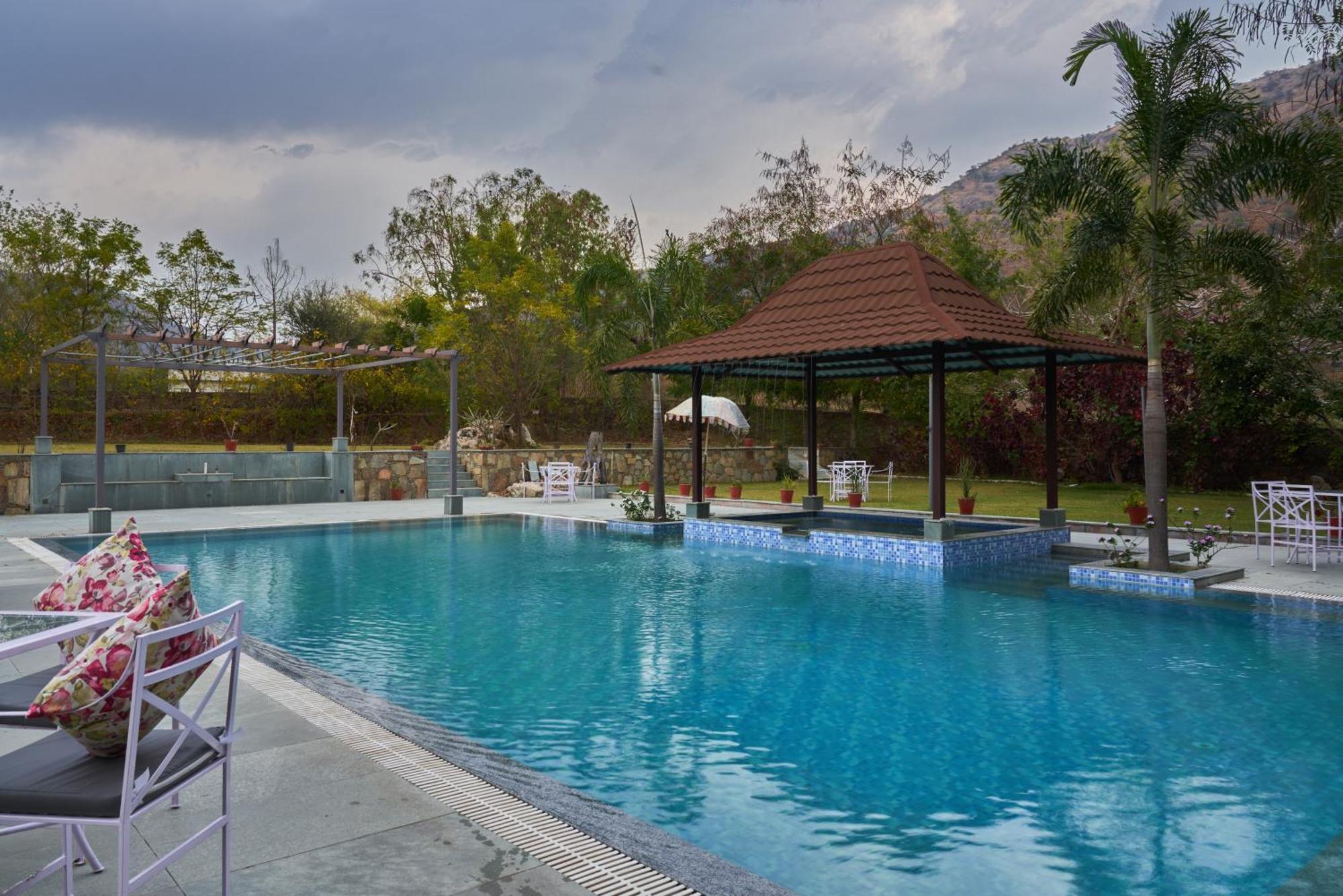 The Hunting Lodge Resort Udaipur - Villas & Pool Dabok Eksteriør billede